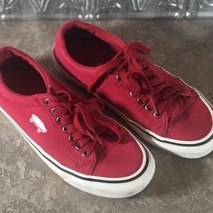 VANS RED SKATE TENNIS SHOES SIZE 6.5 MEN, SIZE 8 WOMEN